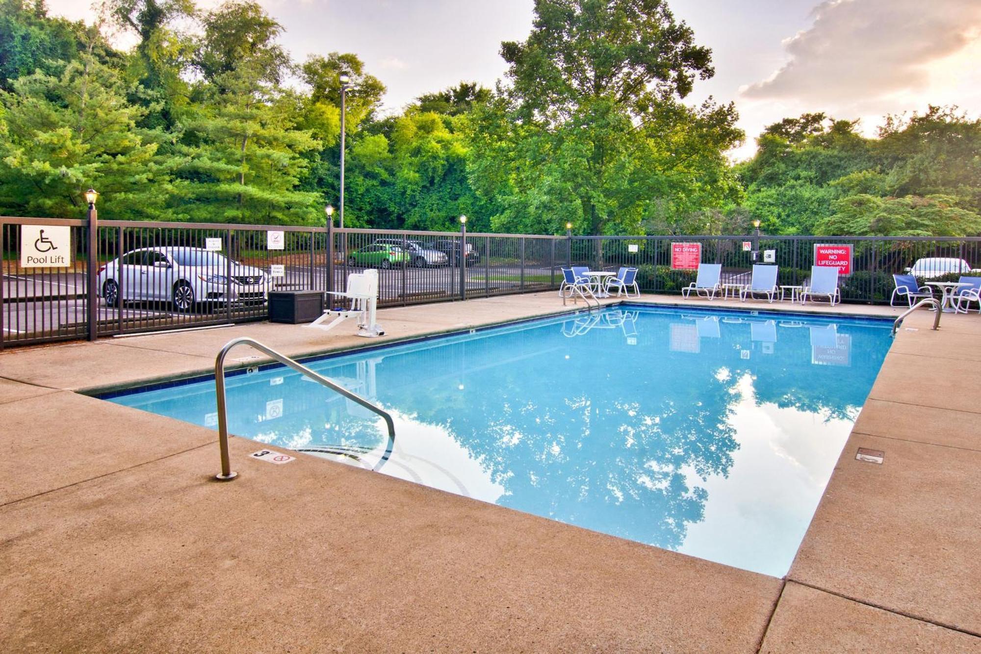 Four Points By Sheraton Nashville Airport Bagian luar foto